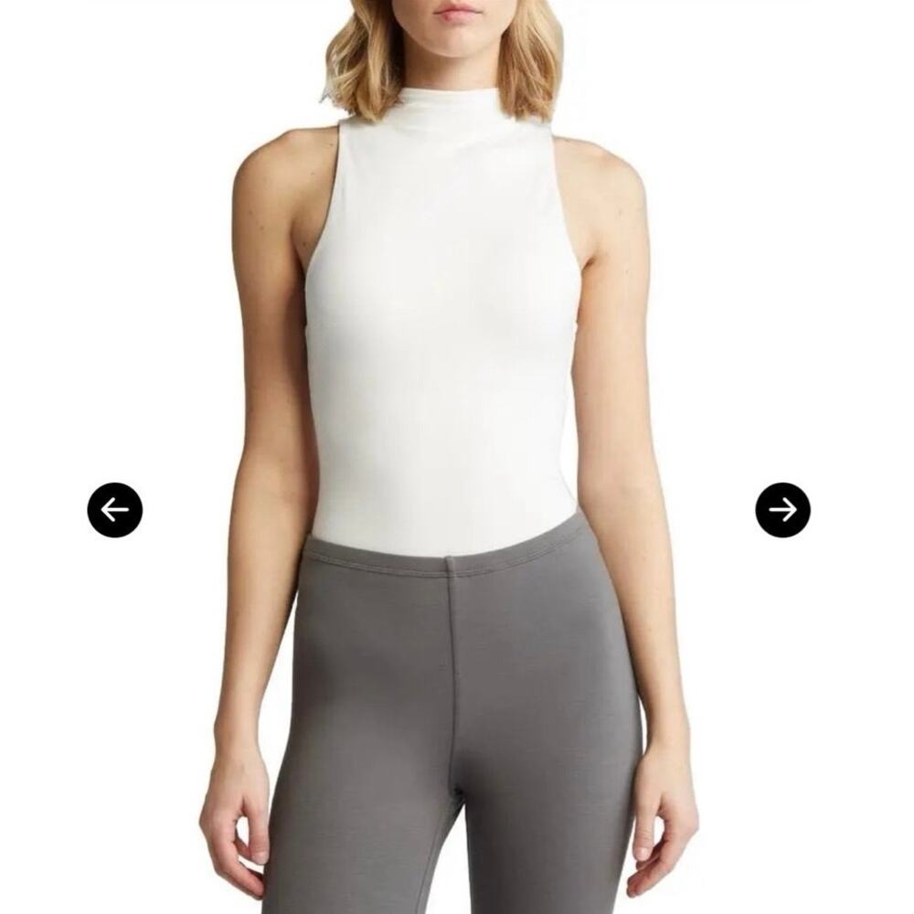 NWOT Naked Wardrobe Butter Feel Sleeveless Bodysuit in White SZ L